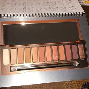 Urban Decay Naked Heat Eyeshadow Palette